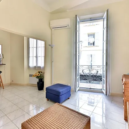 Le Retro Avec Mezzanine, Position Exceptionnelle Et Strategique En Plein Centre Apartamento Cannes